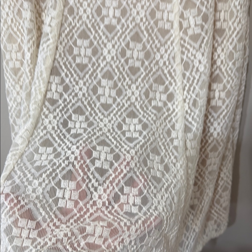 En Crème Elegant Cream Lace Dress - Picture 5 of 7